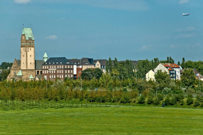 Monteurzimmer in Duisburg finden St. Bonifatius, Duisburg-Hochfeld Bild: Musqja CC BY-SA 3.0
