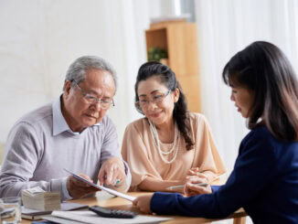 Gesundheitsberatung für älteres Ehepaar